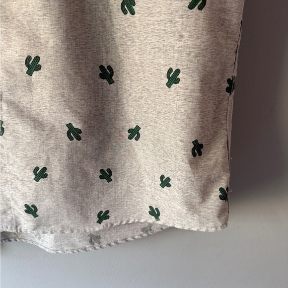 Molokai Surf Co. Gray Cactus Button Down - Size XXL - Picture 4 of 6